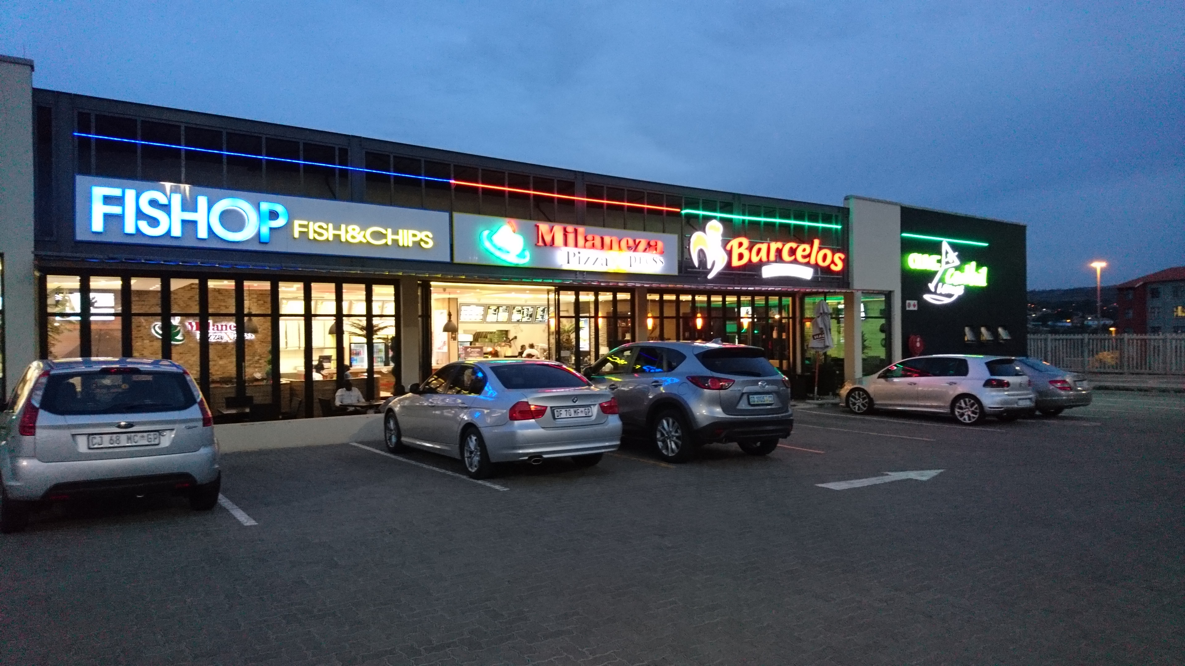 Fastfood outlets at Madeira shopping centre